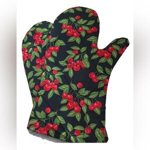 Cherry Pattern Oven Mitt